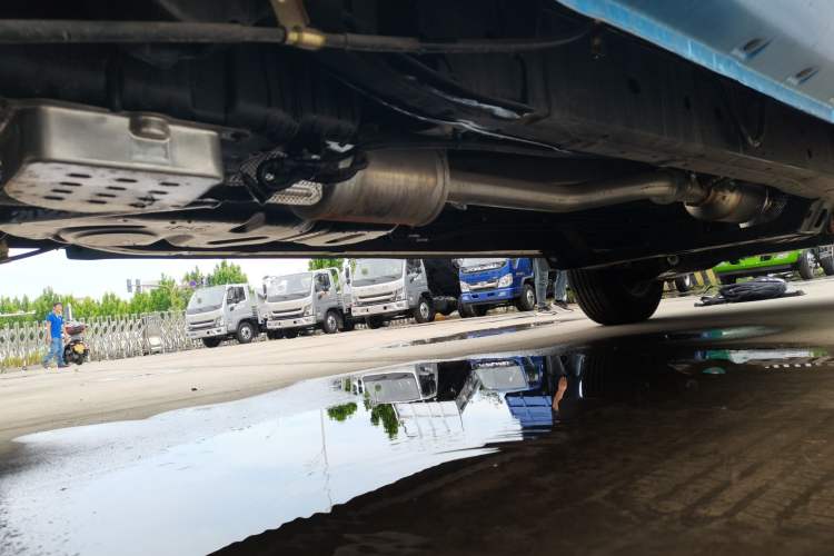 Used Zxauto 1986 2024 2.8T Heavy-Duty Diesel Manual Two-Wheel Drive Luxury Big Double Flatbed Chassis Rear Right