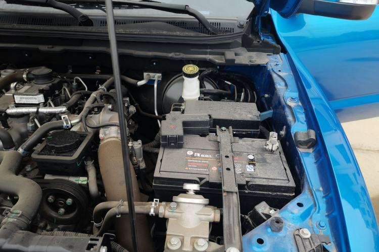 Used Zxauto 1986 2024 2.8T Heavy-Duty Diesel Manual Two-Wheel Drive Luxury Big Double Flatbed Engine Bay Left