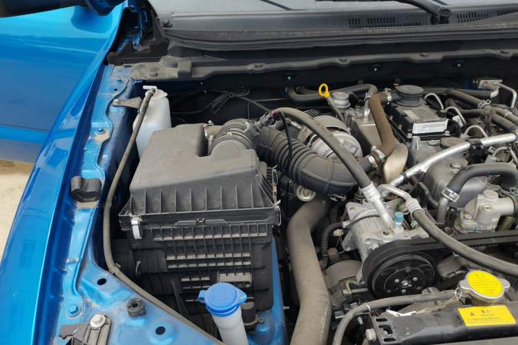 Used Zxauto 1986 2024 2.8T Heavy-Duty Diesel Manual Two-Wheel Drive Luxury Big Double Flatbed Engine Bay Right