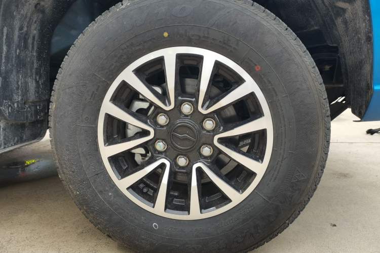 Used Zxauto 1986 2024 2.8T Heavy-Duty Diesel Manual Two-Wheel Drive Luxury Big Double Flatbed Right Front Wheel Hub