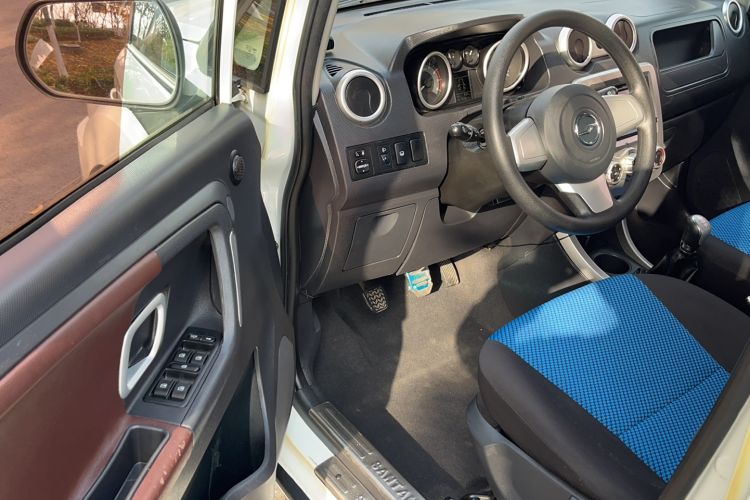 Used Zxauto C3 2014 1.5L Manual - Start-Up Version Interior 2