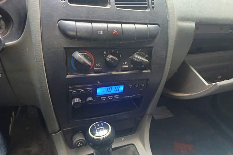 Used Zxauto Flagship A9 2009 2.4T Diesel Luxury Version Audio And AC Panel