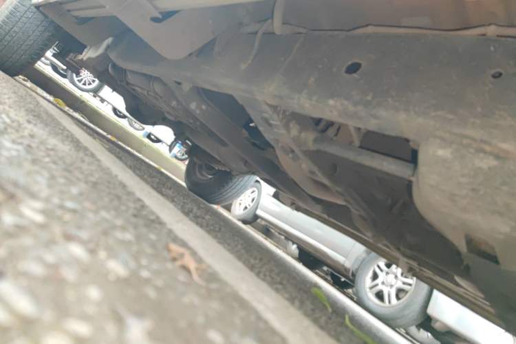 Used Zxauto Grandtiger 2013 2.8T Diesel Two-Wheel Drive Common Rail Chassis Front Right