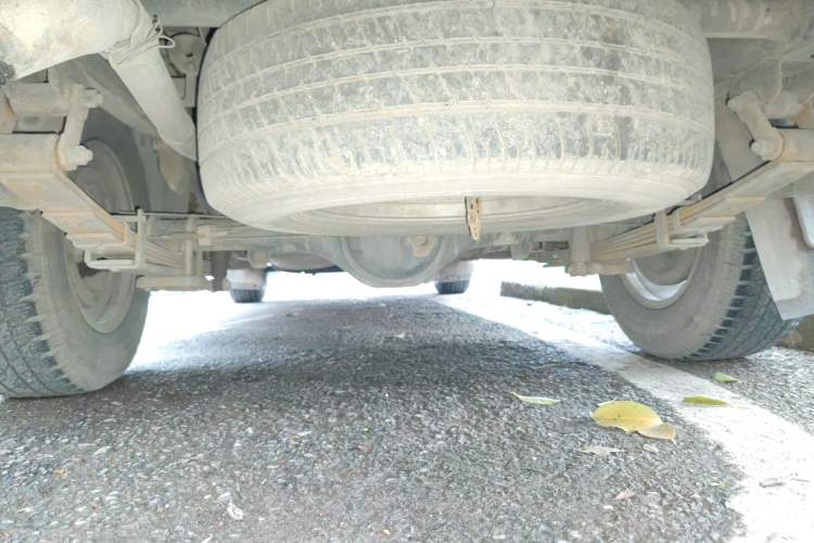 Used Zxauto Grandtiger 2013 2.8T Diesel Two-Wheel Drive Common Rail Chassis Rear
