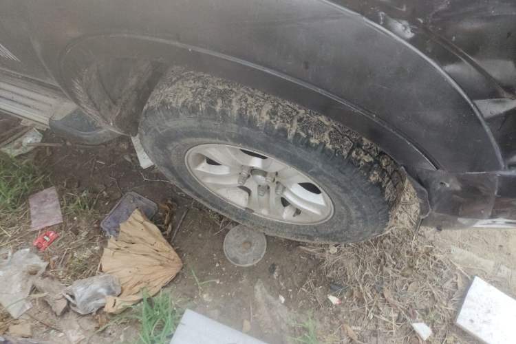 Used Zxauto Grandtiger 2013 2.8T Diesel Two-Wheel Drive Common Rail Right Front Wheel Hub