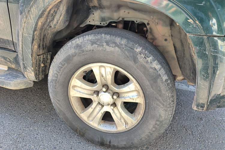 Used Zxauto Grandtiger 2013 2.8T Diesel Two-Wheel Drive Common Rail Right Front Wheel Hub