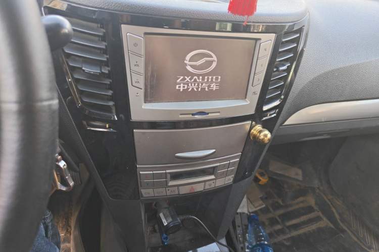 Used Zxauto Grandtiger 2014 2.8T Two-Wheel Drive Diesel Luxury Version Audio And AC Panel