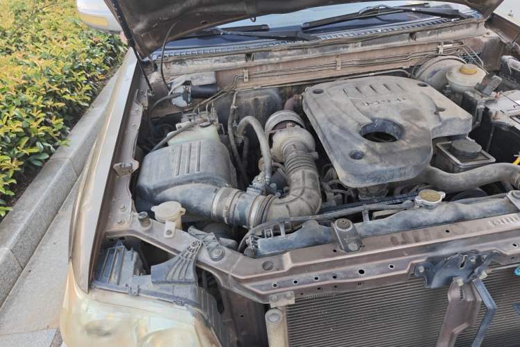 Used Zxauto Grandtiger 2014 2.8T Two-Wheel Drive Diesel Luxury Version Engine Bay Right