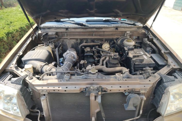 Used Zxauto Grandtiger 2014 2.8T Two-Wheel Drive Diesel Luxury Version Engine Bay