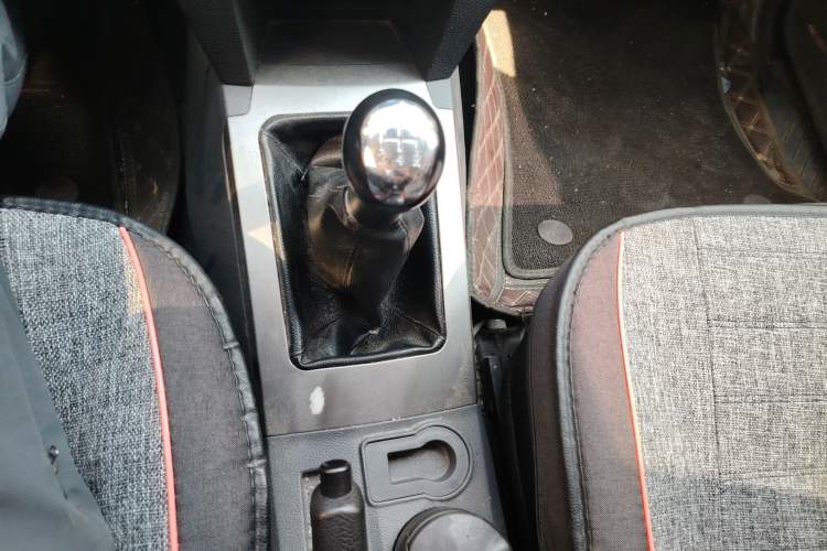 Used Zxauto Grandtiger 2014 2.8T Two-Wheel Drive Diesel Luxury Version Gear Lever