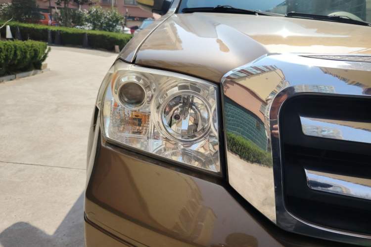 Used Zxauto Grandtiger 2014 2.8T Two-Wheel Drive Diesel Luxury Version Right Front Headlight