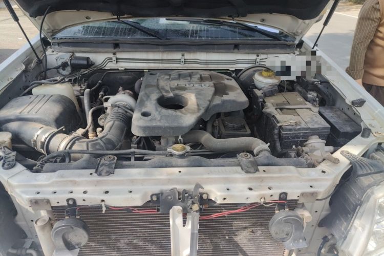 Used Zxauto Grandtiger 2014 2.8T Two-Wheel-Drive Diesel Elite Version Engine Bay