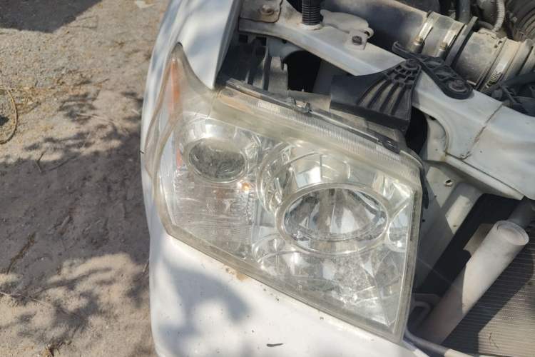 Used Zxauto Grandtiger 2014 2.8T Two-Wheel-Drive Diesel Elite Version Right Front Headlight