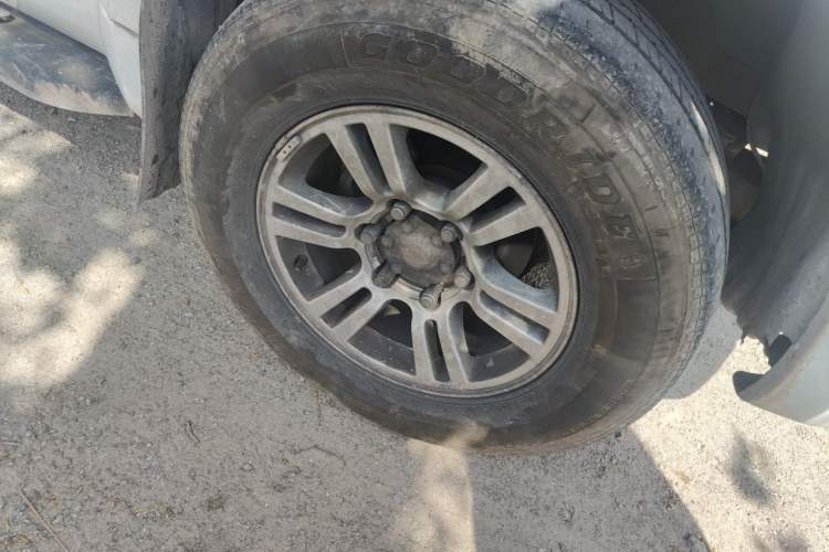 Used Zxauto Grandtiger 2014 2.8T Two-Wheel-Drive Diesel Elite Version Right Front Wheel Hub