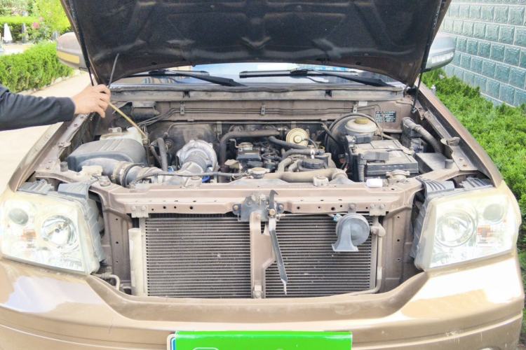Used Zxauto Grandtiger 2014 2.8T Two-Wheel Drive Diesel Luxury Version Engine Bay