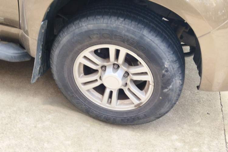 Used Zxauto Grandtiger 2014 2.8T Two-Wheel Drive Diesel Luxury Version Right Front Wheel Hub