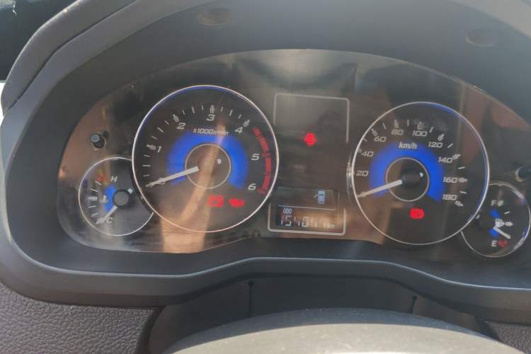 Used Zxauto Grandtiger 2015 2.8T Diesel Two-Wheel Drive Value-Added Big Double Odometer Close Up