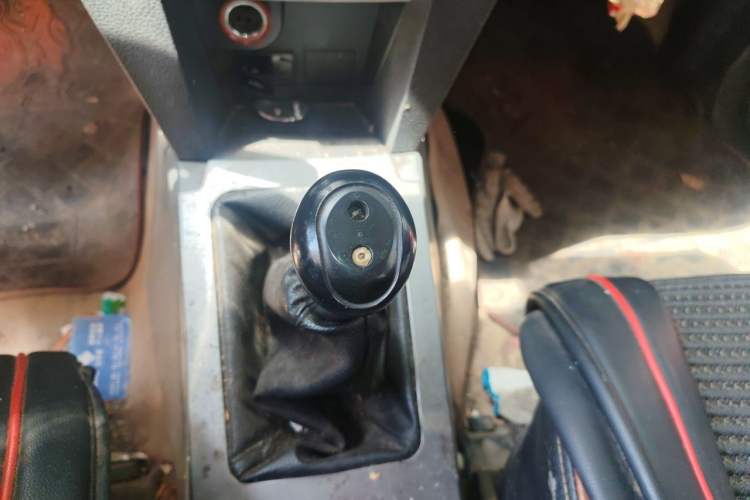 Used Zxauto Grandtiger 2015 2.8T Diesel Two-Wheel Drive Value Edition Mid-Size Gear Lever