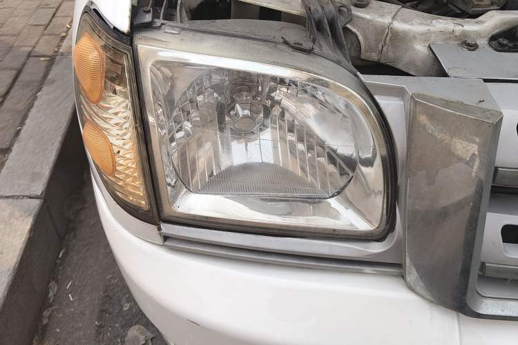 Used Zxauto Grandtiger 2016 Isuzu 2.8T Diesel Two-Wheel-Drive Elite Model Right Front Headlight