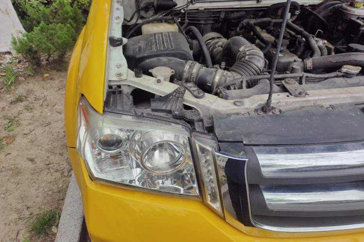 Used Zxauto Grandtiger 2016 Isuzu 2.8T Diesel Two-Wheel-Drive Elite Model Engine Bay Right