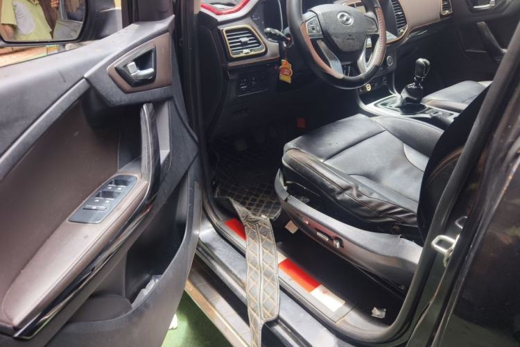 Used Zxauto Grandtiger 2018 2.5T Off-Road Version Diesel China V Two-Wheel Drive Luxury Grade Medium Double Cabin SD4V25R-100 Driver Seat
