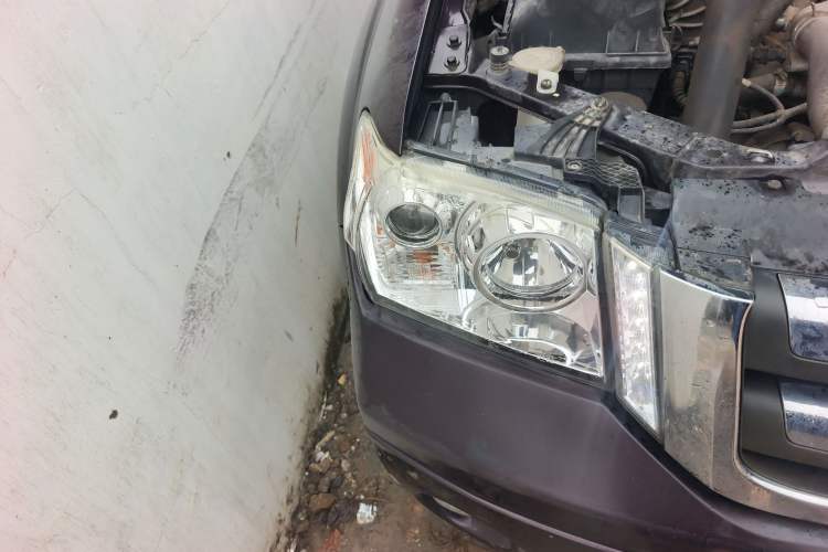 Used Zxauto Grandtiger 2018 2.5T Off-Road Diesel National V Two-Wheel Drive Standard Version Big Double Cab SD4V25R-100 Right Front Headlight