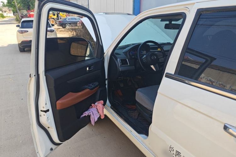 Used Zxauto Grandtiger 2018 2.5T Off-Road Diesel National V Four-Wheel Drive Standard Version Big Double Cab SD4V25R-100 Driver Seat