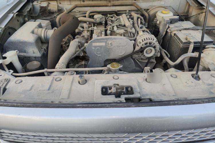 Used Zxauto Grandtiger 2020 2.5T Diesel China VI Standard Two-Wheel Drive Mid-Size Engine Bay