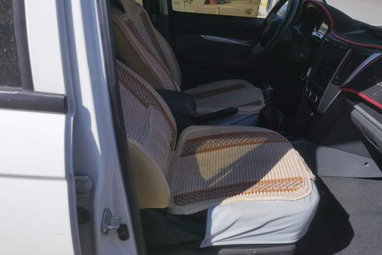 Used Zxauto Grandtiger 2020 2.5T Diesel China VI Standard Two-Wheel Drive Big Double-Cab Right Front Seat