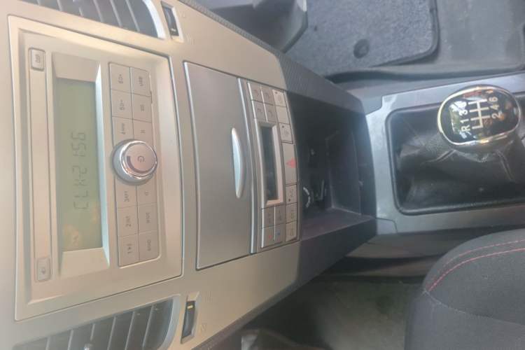 Used Zxauto Grandtiger 2021 2.5T Rural Version Diesel Euro VI Four-Wheel Drive Big Double-Cab Audio And AC Panel