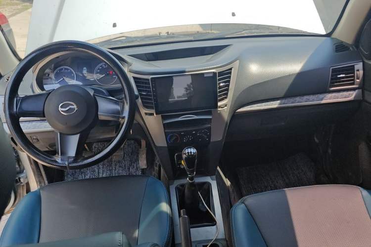 Used Zxauto Grandtiger 2022 2.8T Restyled Diesel Two-Wheel-Drive Ultra-Luxury Version with Large Double Cab – JE493ZLQ6E Center Console