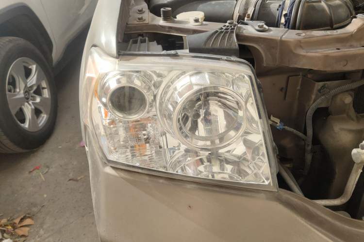 Used Zxauto Grandtiger G3 2010 2.8T Two-Wheel-Drive Diesel Base Version Right Front Headlight