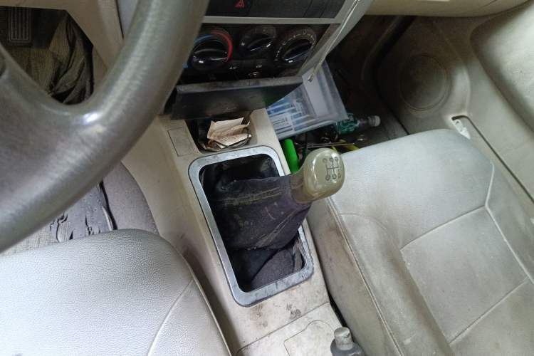 Used Zxauto Grandtiger G3 2010 2.8T Two-Wheel-Drive Diesel Base Version Gear Lever