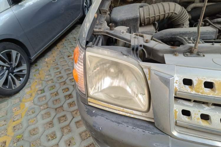 Used Zxauto Grandtiger G3 2010 2.8T Two-Wheel-Drive Diesel Base Version Right Front Headlight