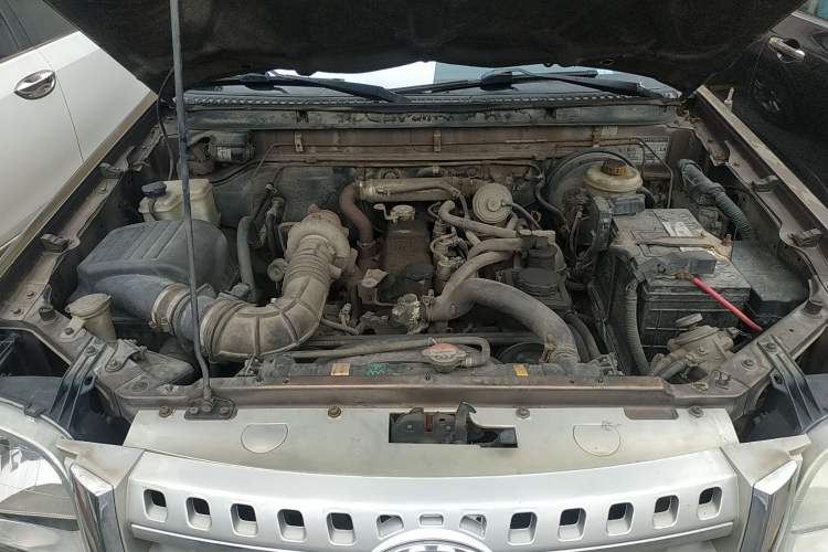 Used Zxauto Grandtiger G3 2013 2.8T Two-Wheel Drive Diesel Elite Version – Mid-Size Engine Bay