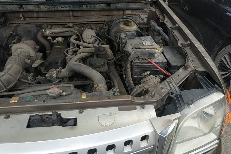 Used Zxauto Grandtiger G3 2013 2.8T Two-Wheel Drive Diesel Elite Version – Mid-Size Engine Bay Left