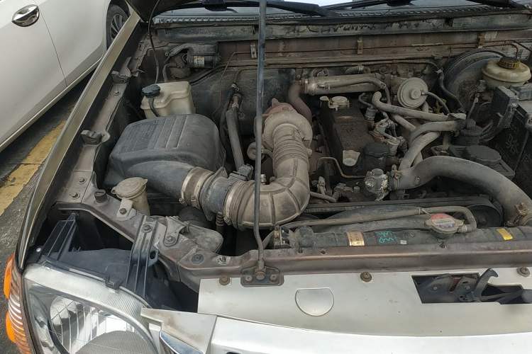 Used Zxauto Grandtiger G3 2013 2.8T Two-Wheel Drive Diesel Elite Version – Mid-Size Engine Bay Right