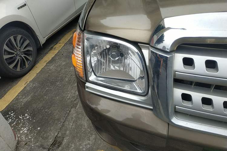 Used Zxauto Grandtiger G3 2013 2.8T Two-Wheel Drive Diesel Elite Version – Mid-Size Right Front Headlight
