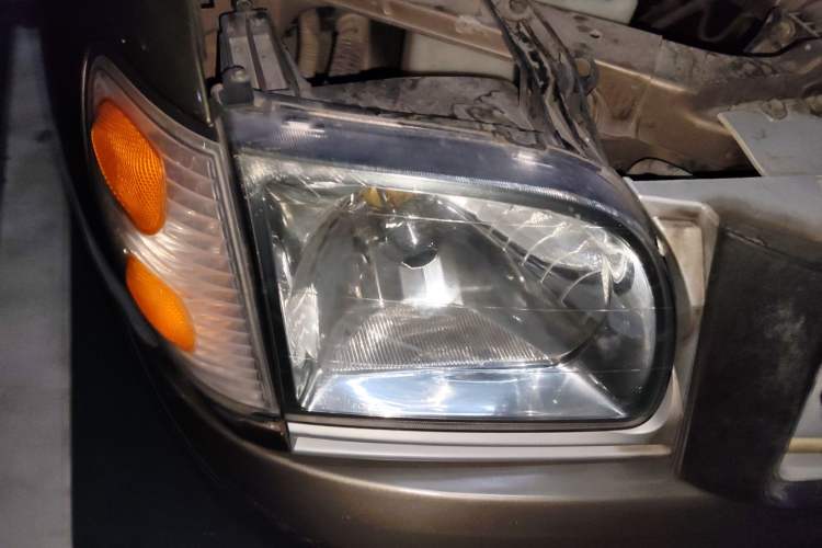Used Zxauto Grandtiger G3 2013 2.2L 2WD Gasoline Elite Version with Extended Wheelbase Right Front Headlight