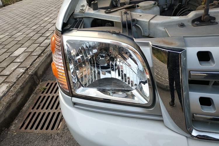 Used Zxauto Grandtiger G3 2013 2.2L Two-Wheel Drive Gasoline Elite Version Mid-Range Axle Right Front Headlight