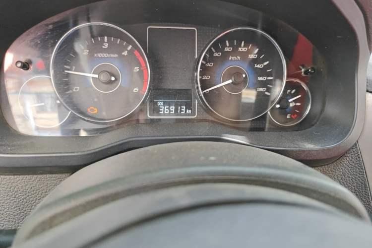 Used Zxauto Grandtiger G3 2014 2.8T Two-Wheel Drive Diesel VP-Pump Practical Mid-Size Double-Door Model Odometer Close Up
