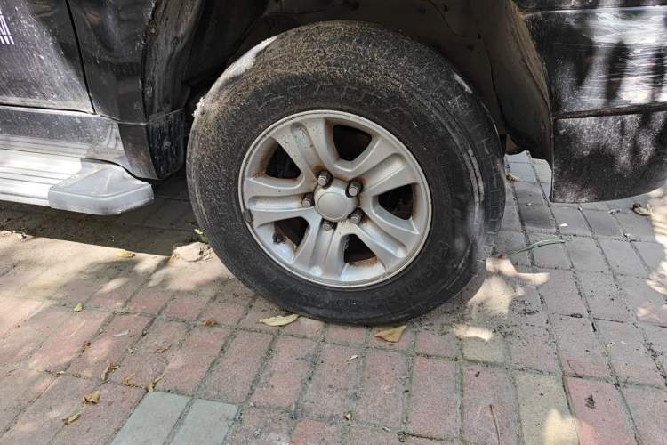 Used Zxauto Grandtiger G3 2014 2.8T Two-Wheel Drive Diesel VP-Pump Practical Mid-Size Double-Door Model Right Front Wheel Hub