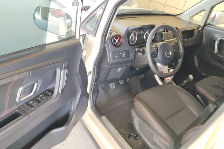 Used Zxauto GX3 2015 1.5L Elite Edition Interior 3