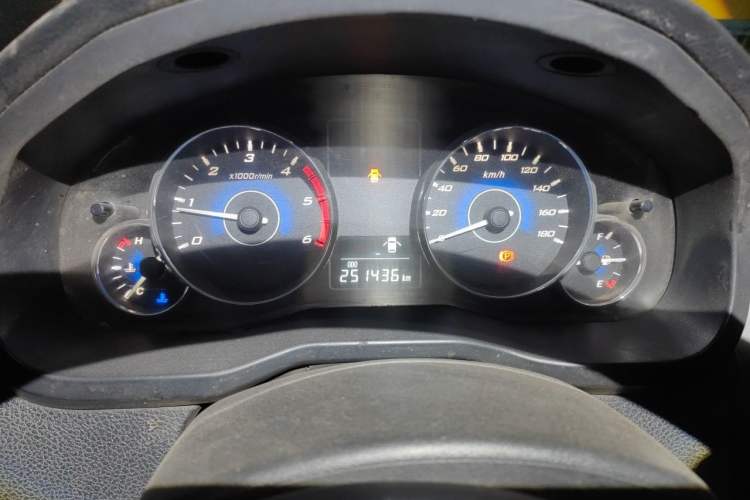 Used Zxauto Little Tiger 2015 2.4T Standard Edition Big Double Cab 4D25 Instrument Cluster