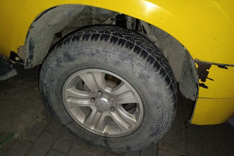 Used Zxauto Little Tiger 2015 2.4T Standard Edition Big Double Cab 4D25 Right Front Wheel Hub