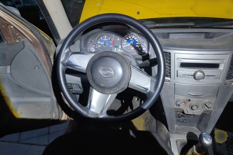 Used Zxauto Little Tiger 2015 2.4T Standard Edition Big Double Cab 4D25 Steering Wheel