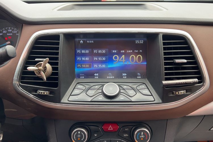 Used Zxauto Terralord 2016 2.5T Two-Wheel Drive Ultra-Luxury Version JE4D25E Audio And AC Panel