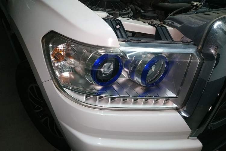 Used Zxauto Terralord 2016 2.5T Two-Wheel Drive Luxury Version JE4D25E Right Front Headlight