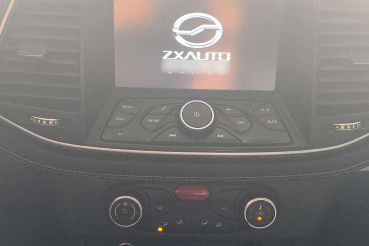 Used Zxauto Terralord 2018 2.5T Two-Wheel Drive Luxury Version Big Double Audio And AC Panel