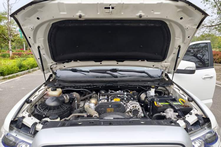 Used Zxauto Terralord 2018 2.5T Diesel Business Edition 4x4 Comfortable Large Double Cab SD4V25R-100 Engine Bay